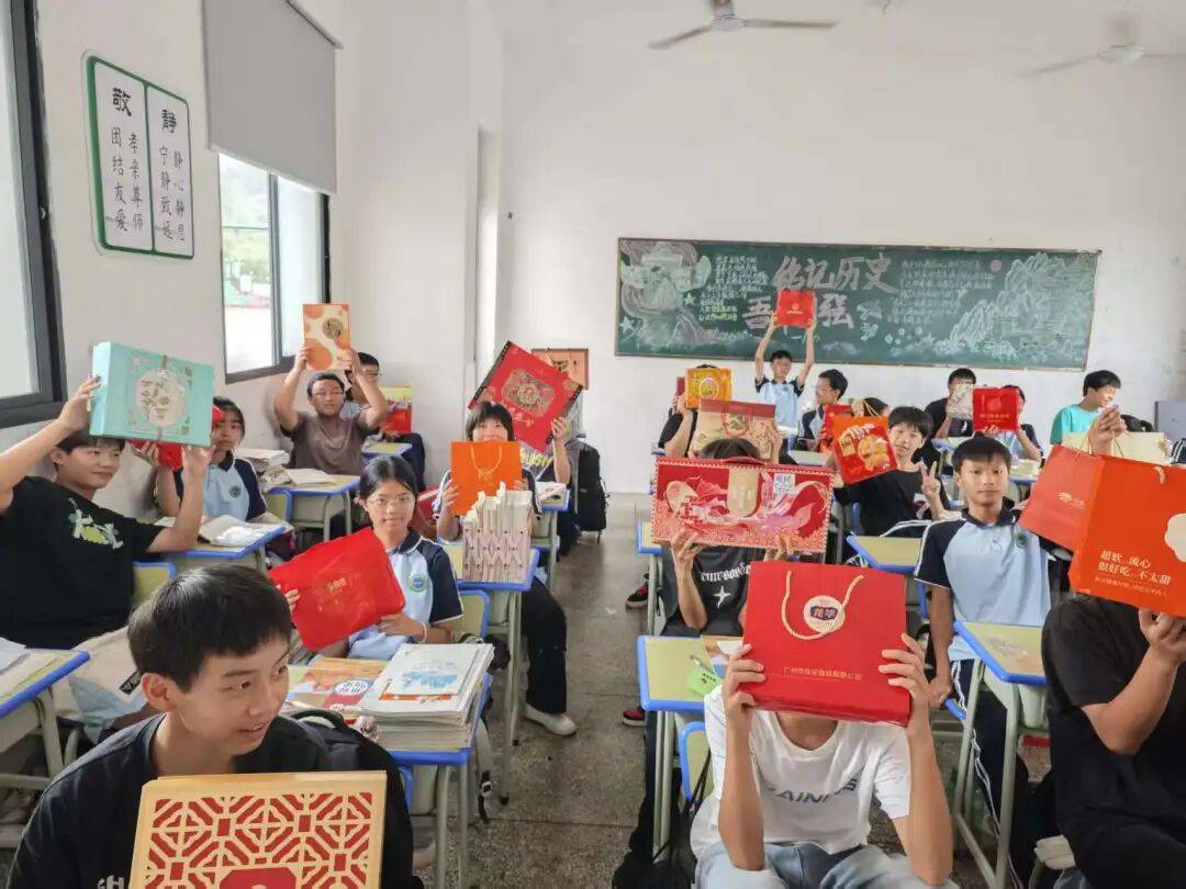 研与家校共育守护学子成长CQ9传奇电子深耕教育教(图4)